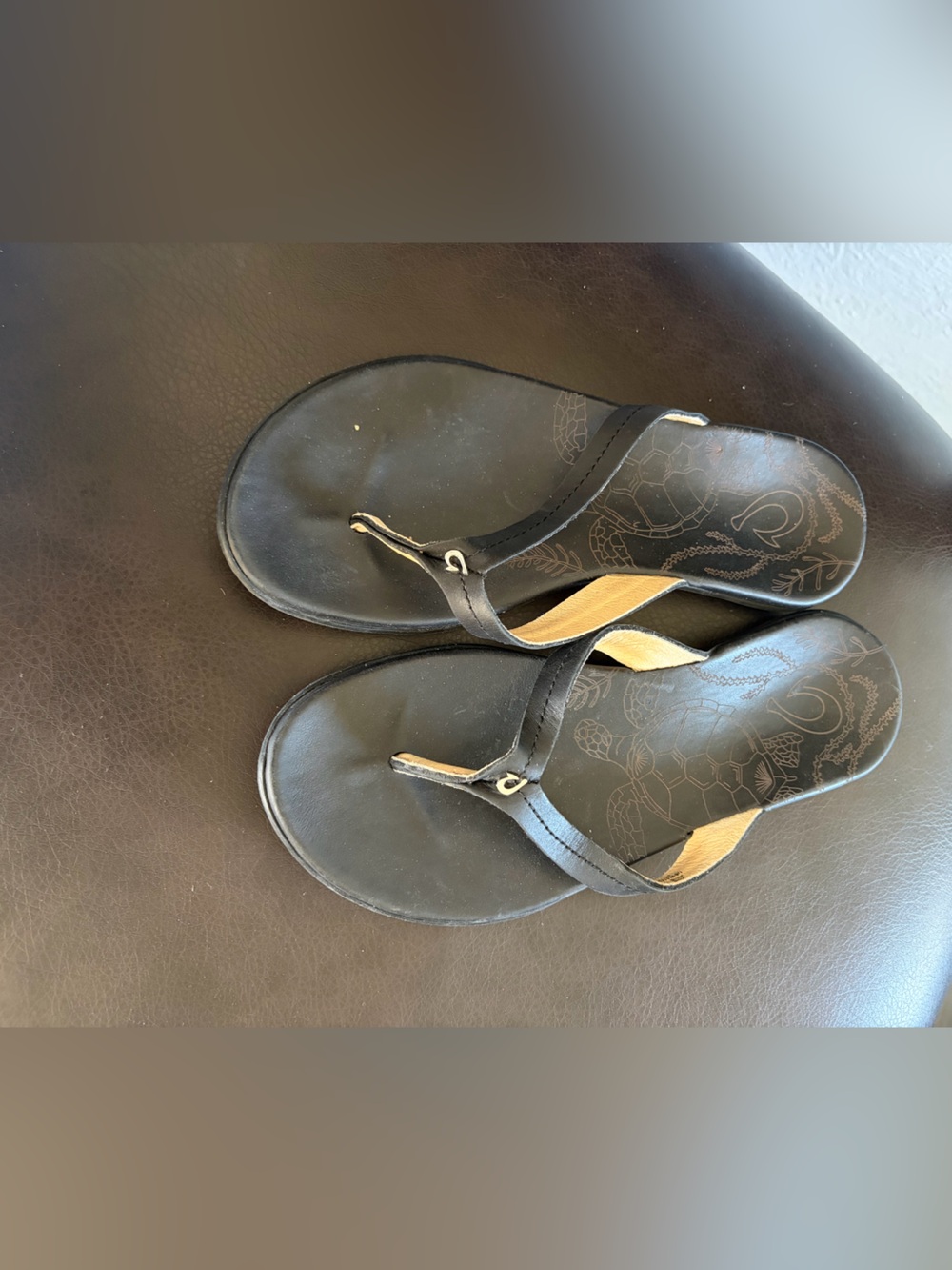 OluKai Black Women's Leather Thong Sandals